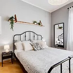 Apartament Bmga L Incredible 3bdr With Balcony In Center