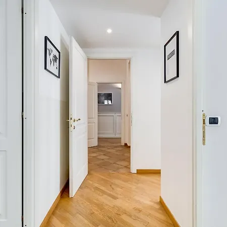 Bmga L Incredible 3bdr With Balcony In Center Apartment *