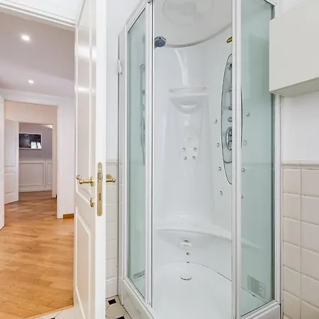 公寓 Bmga L Incredible 3bdr With Balcony In Center 罗马