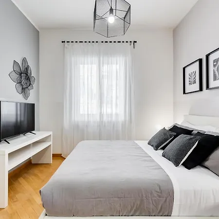 Διαμέρισμα Bmga L Incredible 3bdr With Balcony In Center