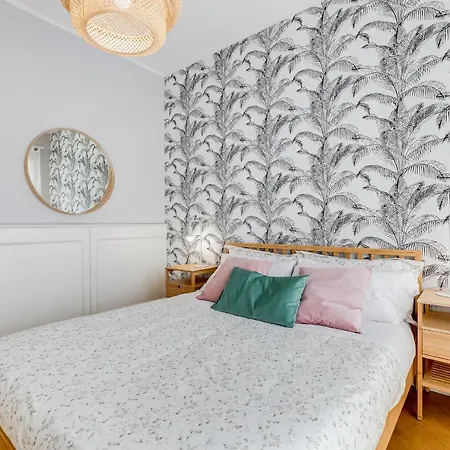 公寓 Bmga L Incredible 3bdr With Balcony In Center