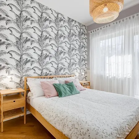 Bmga L Incredible 3bdr With Balcony In Center 公寓