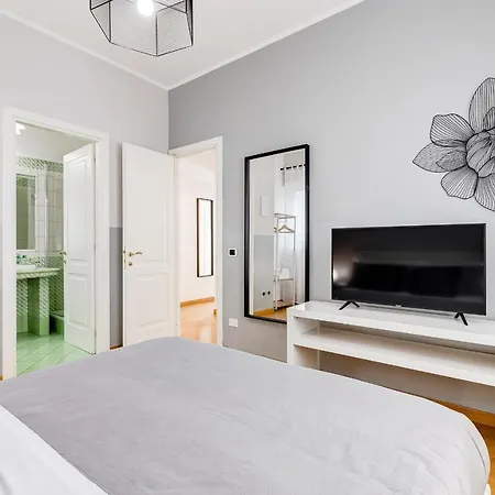 公寓 Bmga L Incredible 3bdr With Balcony In Center *