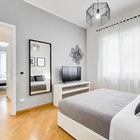 公寓 Bmga L Incredible 3bdr With Balcony In Center
