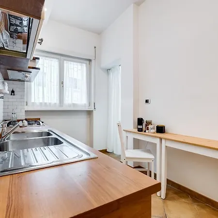 公寓 Bmga L Incredible 3bdr With Balcony In Center