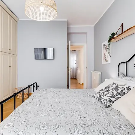 Bmga L Incredible 3bdr With Balcony In Center 公寓