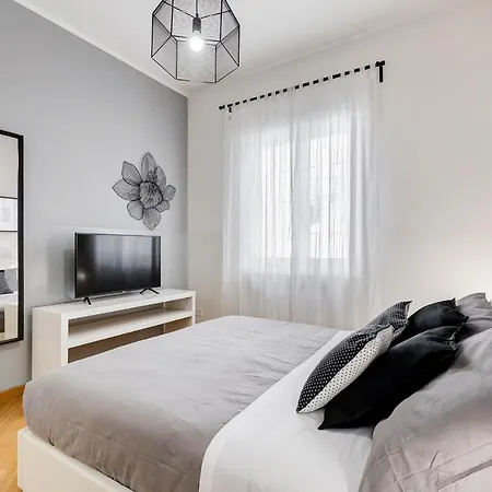 公寓 Bmga L Incredible 3bdr With Balcony In Center