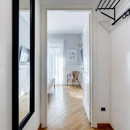 公寓 Bmga L Incredible 3bdr With Balcony In Center *