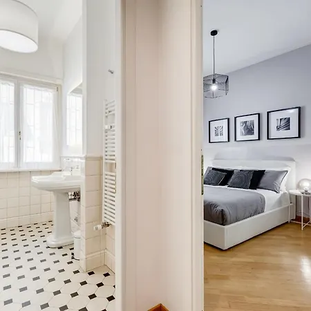 Bmga L Incredible 3bdr With Balcony In Center Apartment *