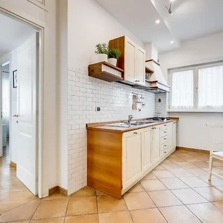 Bmga L Incredible 3bdr With Balcony In Center 公寓