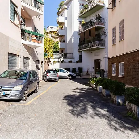 Bmga L Incredible 3bdr With Balcony In Center Apartment *