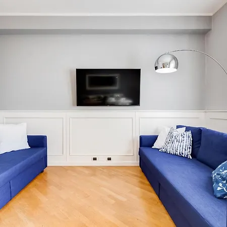 公寓 Bmga L Incredible 3bdr With Balcony In Center