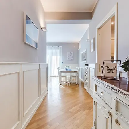 公寓 Bmga L Incredible 3bdr With Balcony In Center